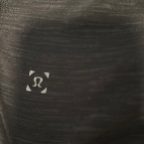 Lulu Lemon 7 Inch Black Liner-Less Shorts - Picture 3 of 3